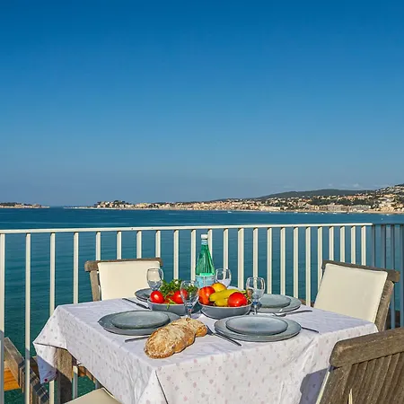 La Kamarina By Interhome *